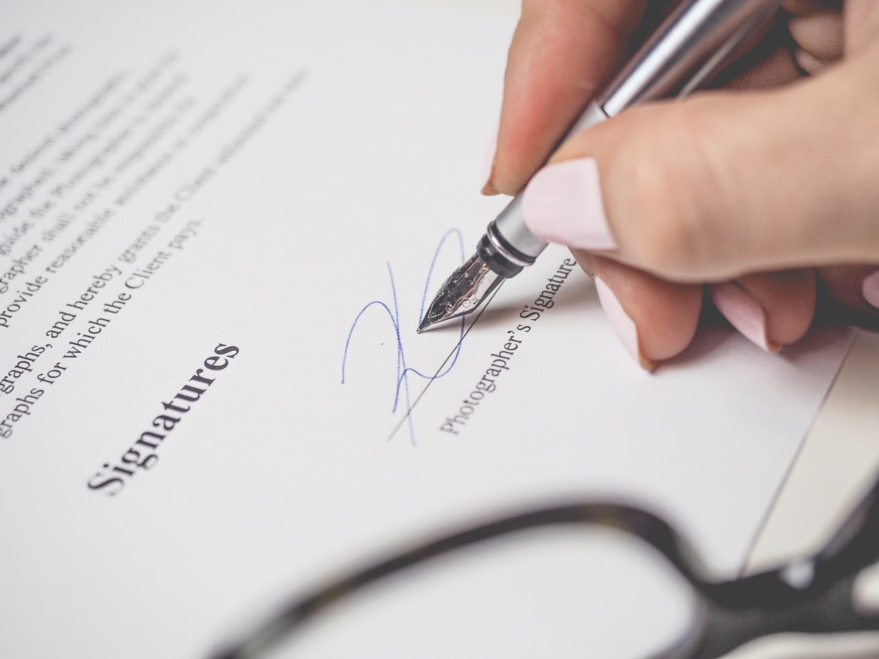 when you hire a web designer, make sure you understand the contract fully before signing